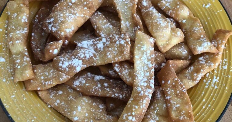 Chiacchiere fritte - ricetta Napoletana 3 Chiacchiere fritte – ricetta Napoletana