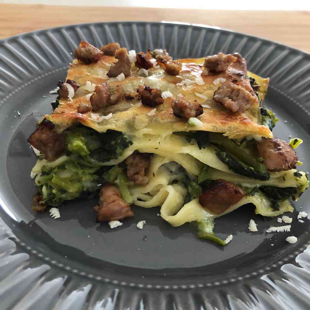 Lasagna broccoli e salsicce