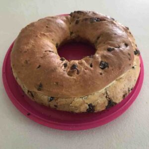 Ciambella di brioche con cioccolato