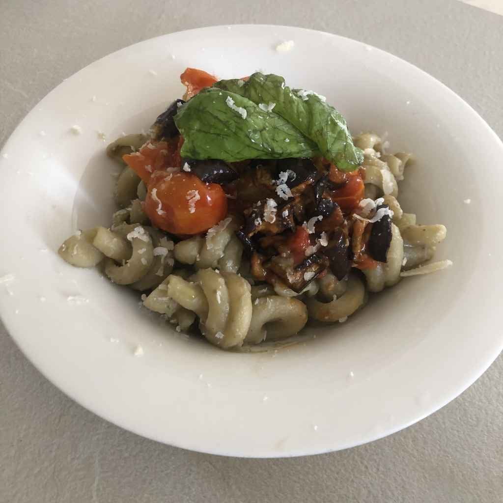 Pasta con crema di melanzane