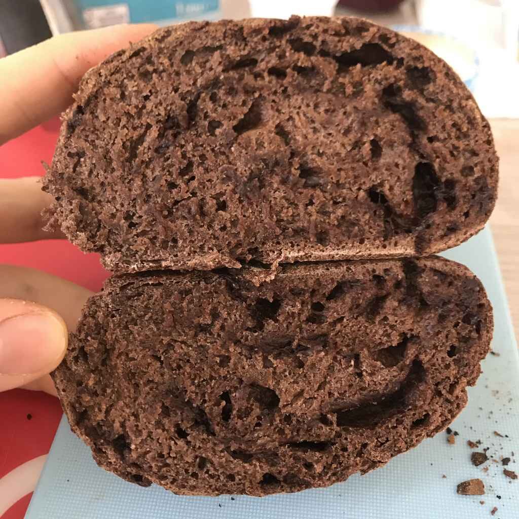 Pane al cacao con lievito madre