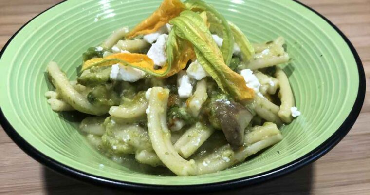 Pasta con funghi e zucchine